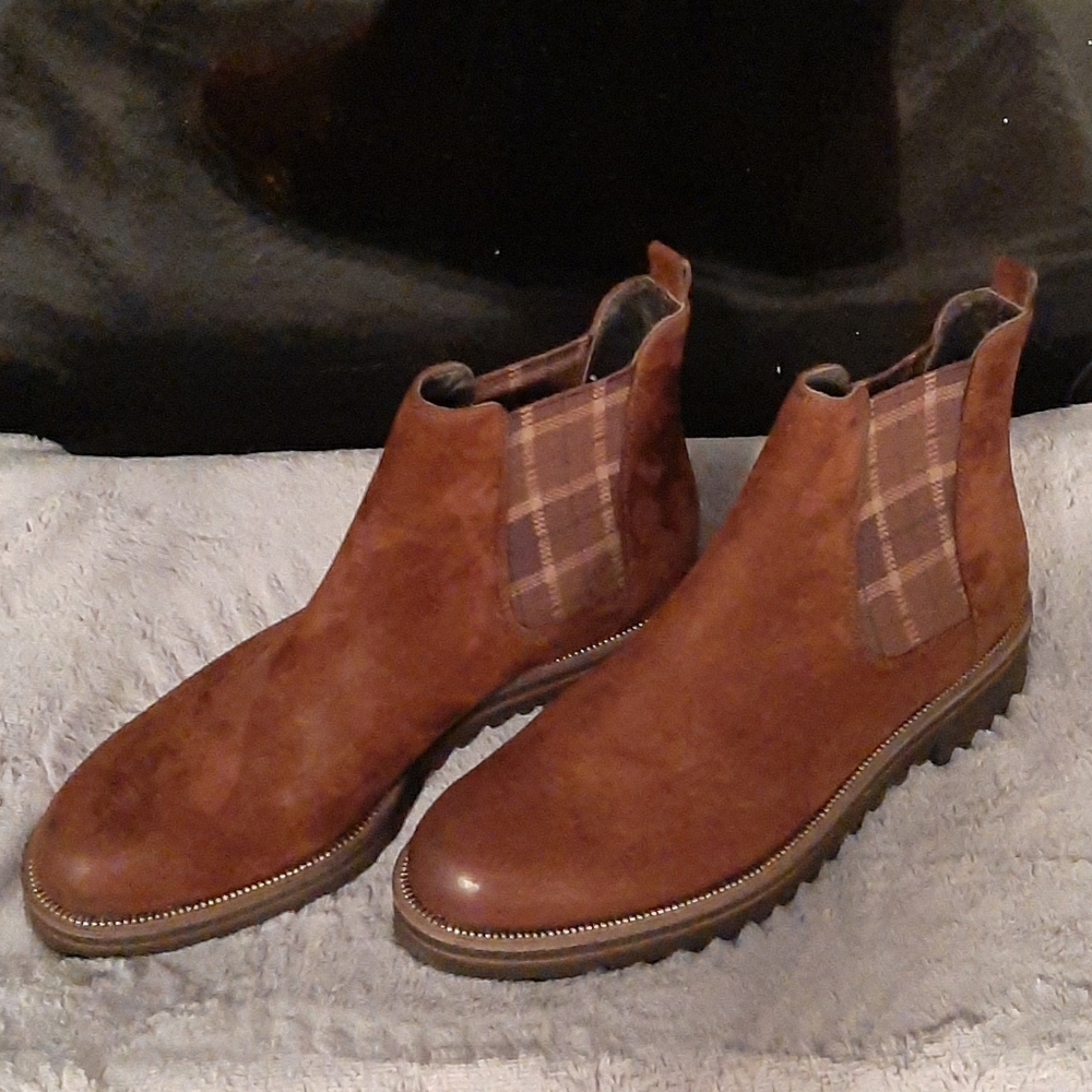 Paul Green Chelsea Nubuck Ankle Boot Brown 7.5 US